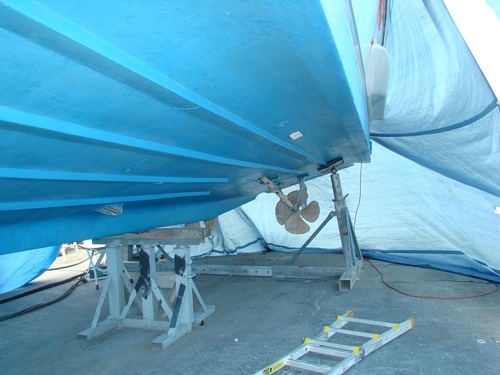 Hydro-gommage sur bateau à Hyères